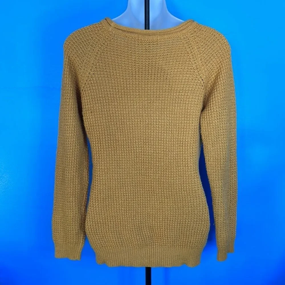 Ambiance Apparel Gold Pullover Sweater Women's Size Medium Long Sleeve Knit Top